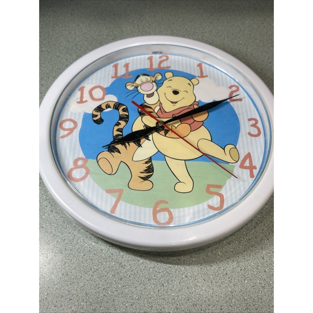 Vintage 1990s  Winnie the Pooh Tigger Disney Battery Wall Clock Tested 10"